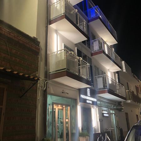 Albergo Piazza Risorgimento Porto Cesareo Kültér fotó