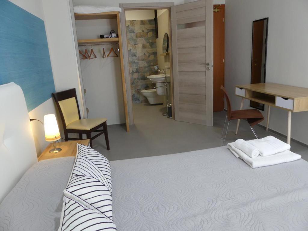Albergo Piazza Risorgimento Porto Cesareo Kültér fotó