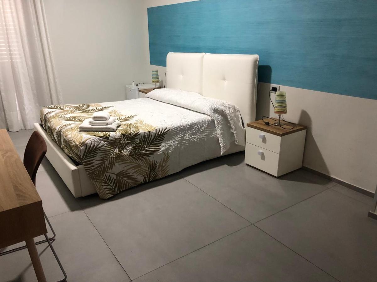 Albergo Piazza Risorgimento Porto Cesareo Kültér fotó